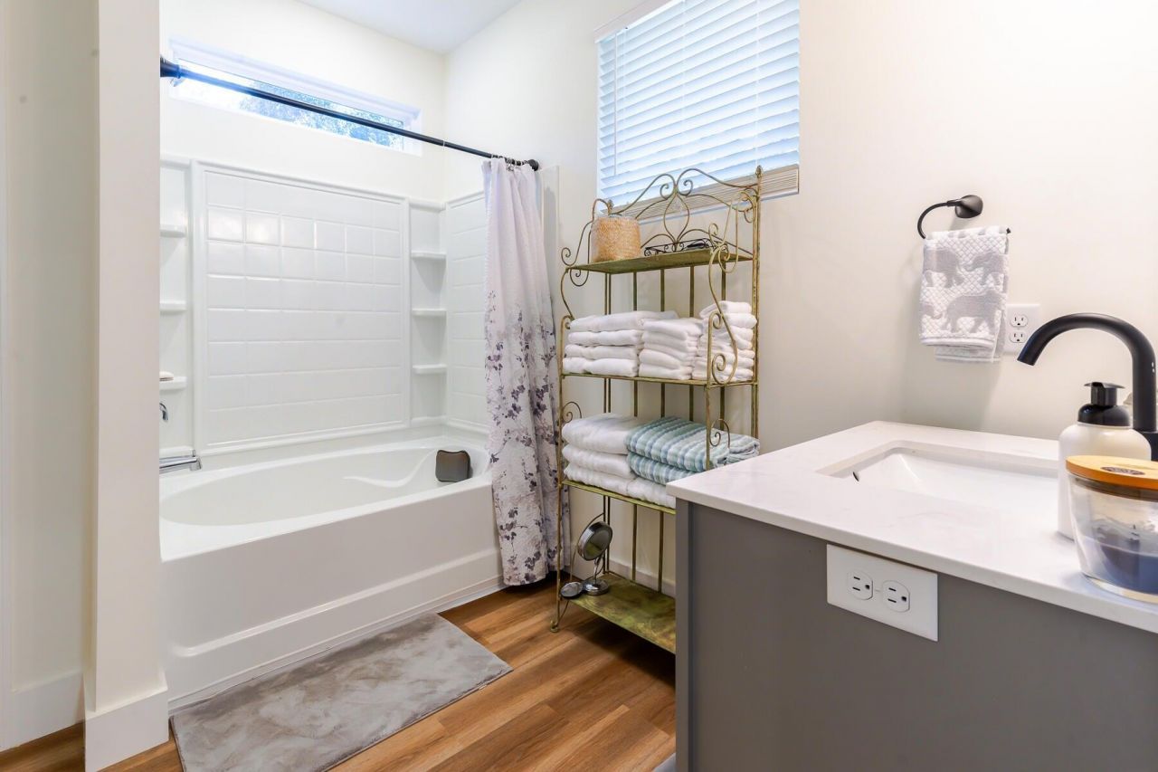 110 Carroll Court Photo 42