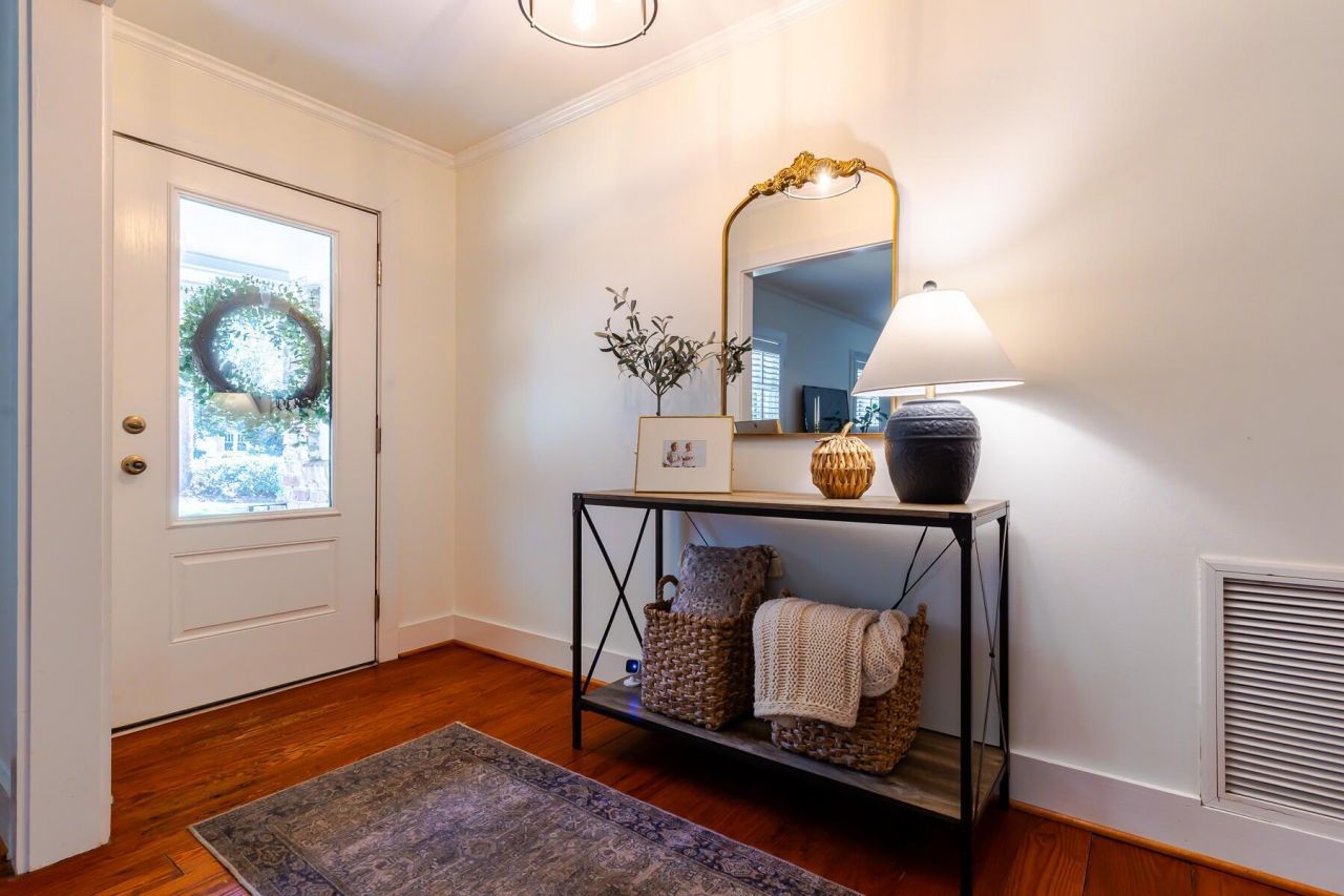 110 Carroll Court Photo 7