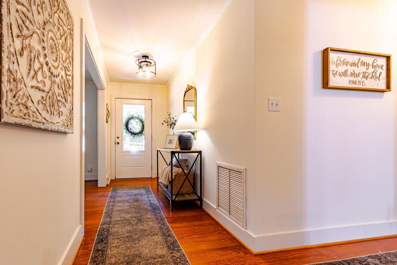 110 Carroll Court Photo 8