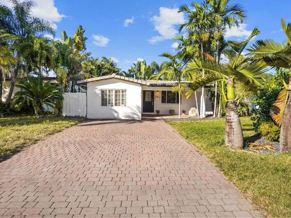 1401 NE 14th Street, Fort Lauderdale, FL 33304