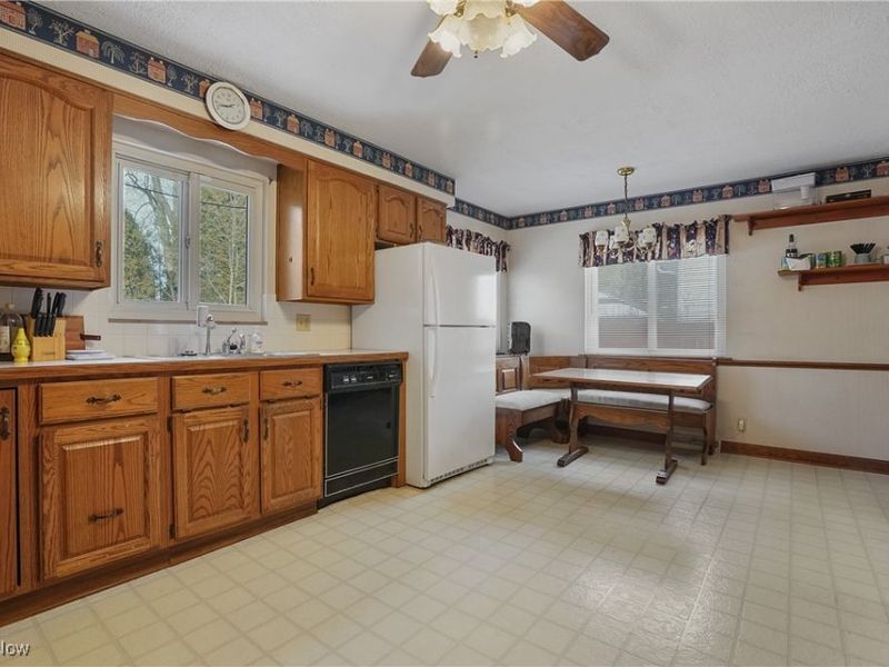 1123 Courtleigh Drive, Akron, OH 44313 Photo 21