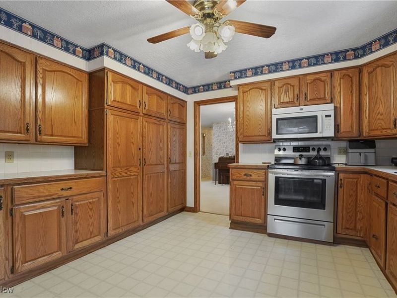 1123 Courtleigh Drive, Akron, OH 44313 Photo 23