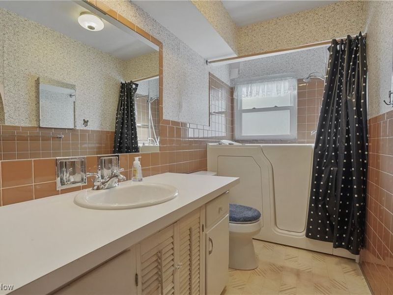 1123 Courtleigh Drive, Akron, OH 44313 Photo 33