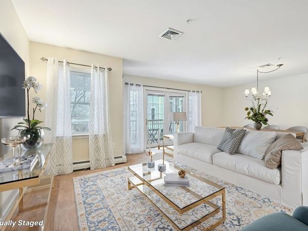 34 Meetinghouse Lane, Unit 208, Stow, MA 01775