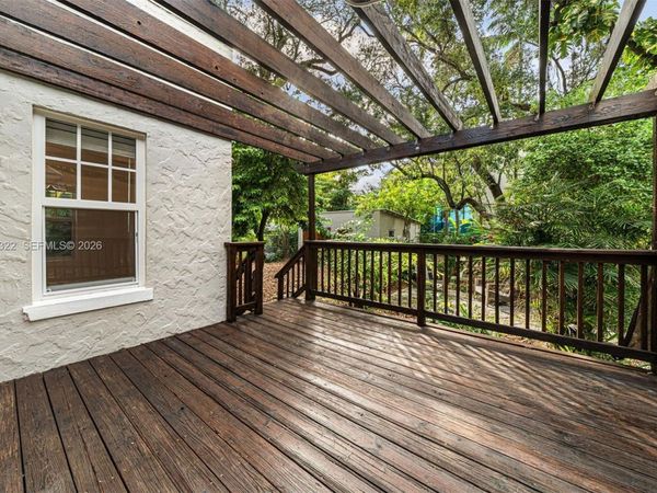 828 NW 9th Ave, Miami, FL 33136