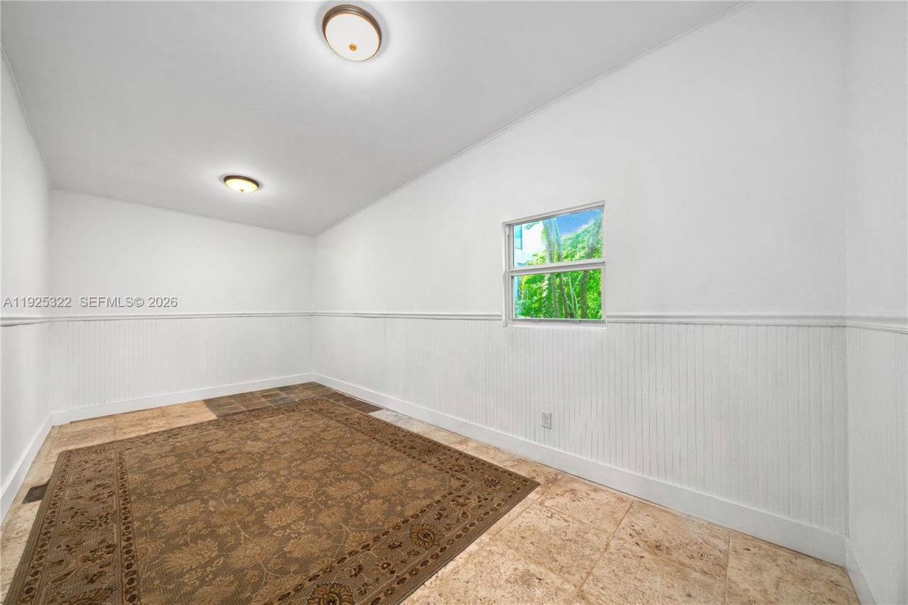 828 NW 9th Ave, Miami, FL 33136 Photo