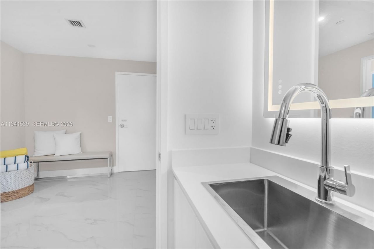 700 NE 24th St, Unit 4501, Miami, FL 33137 Photo