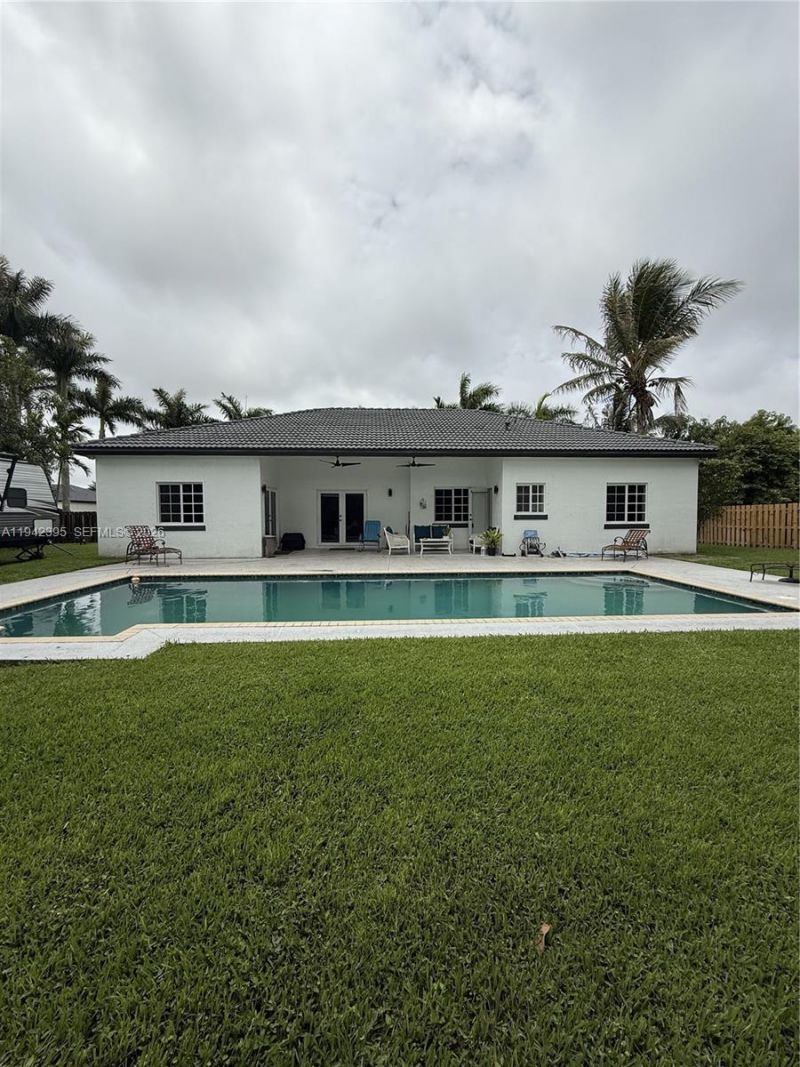 13135 SW 218th Ter, Miami, FL 33170 Photo