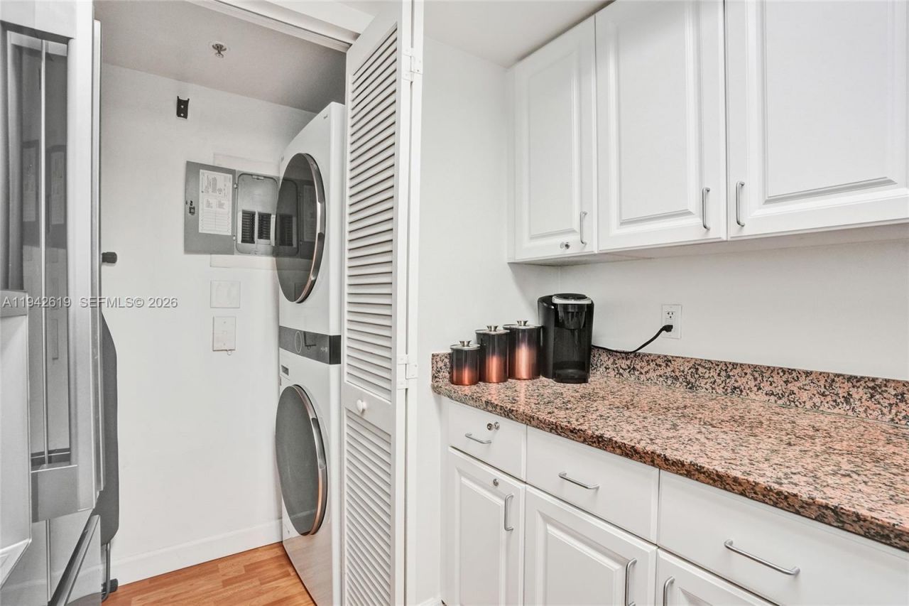 90 Alton Rd, Unit 807, Miami Beach, FL 33139 Photo