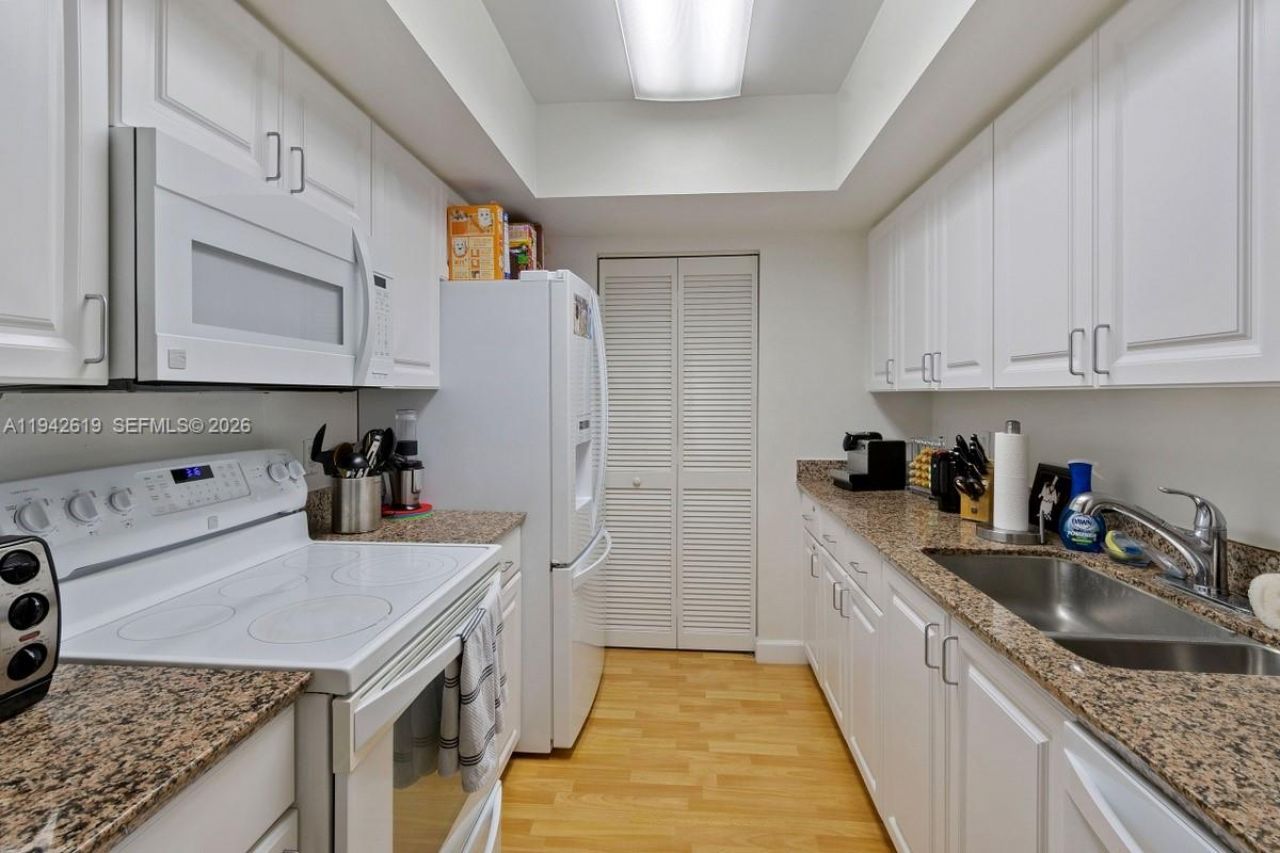 90 Alton Rd, Unit 807, Miami Beach, FL 33139 Photo