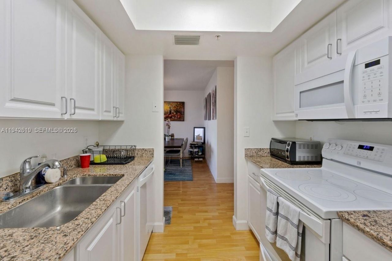 90 Alton Rd, Unit 807, Miami Beach, FL 33139 Photo