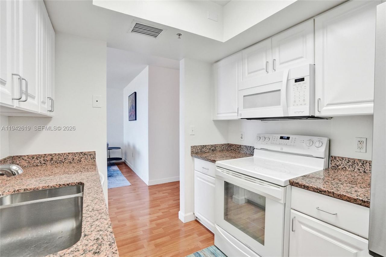 90 Alton Rd, Unit 807, Miami Beach, FL 33139 Photo