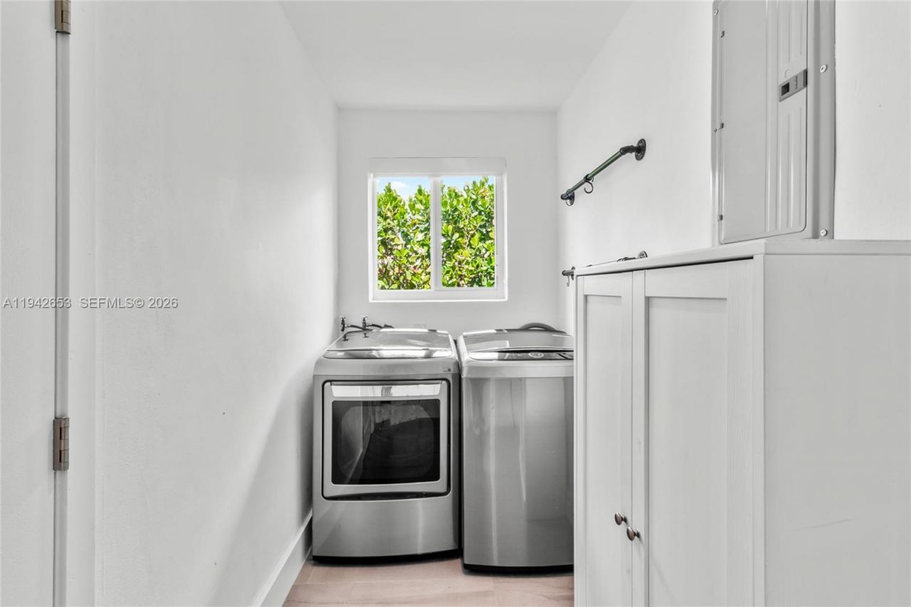 3855 SW 1st St , Unit ., Miami, FL 33134 Photo