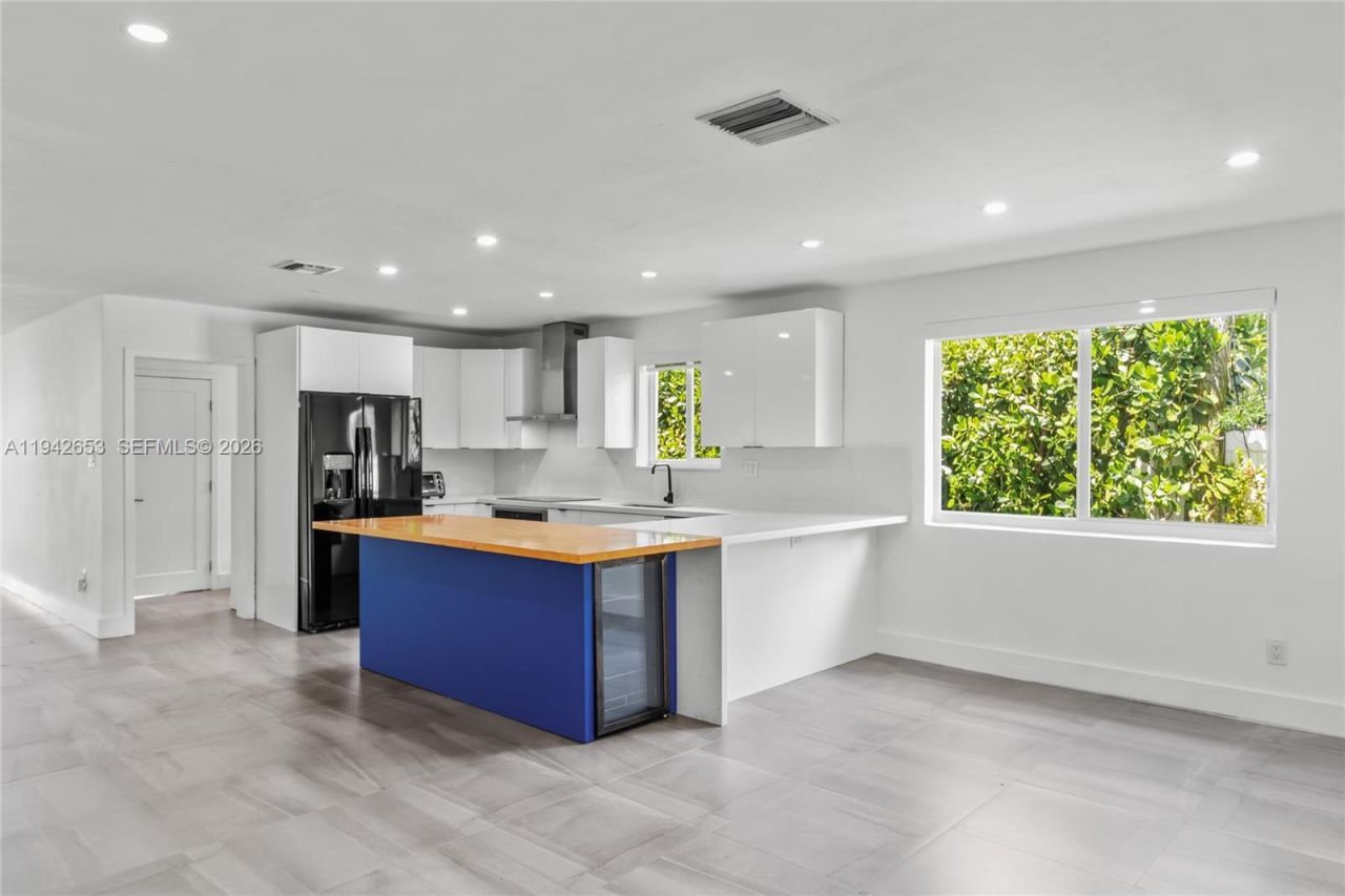 3855 SW 1st St , Unit ., Miami, FL 33134 Photo