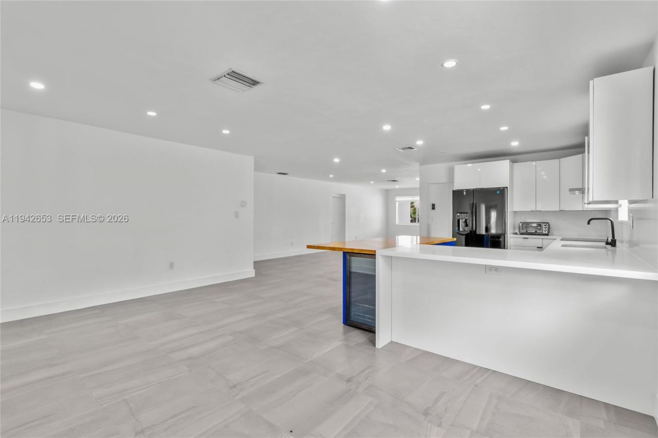 3855 SW 1st St , Unit ., Miami, FL 33134 Photo