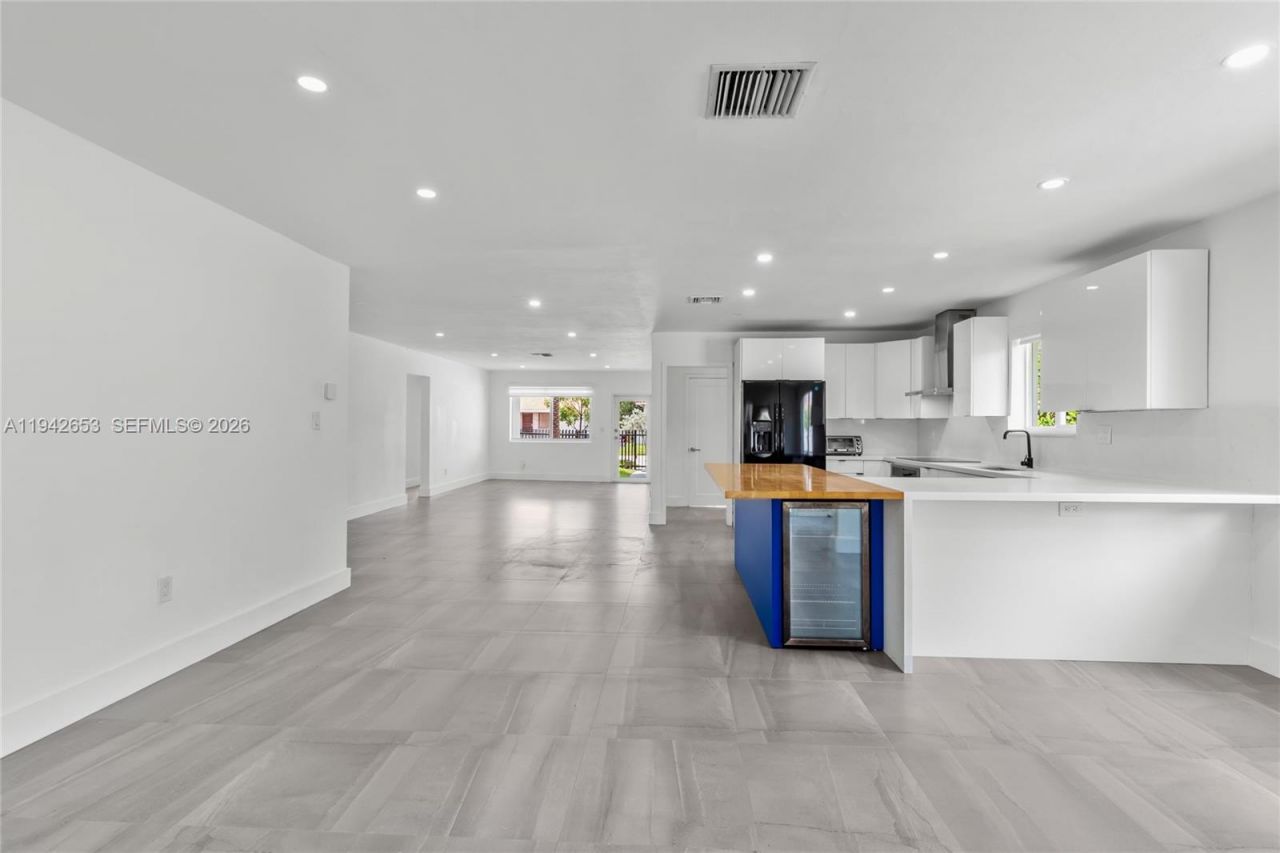 3855 SW 1st St , Unit ., Miami, FL 33134 Photo