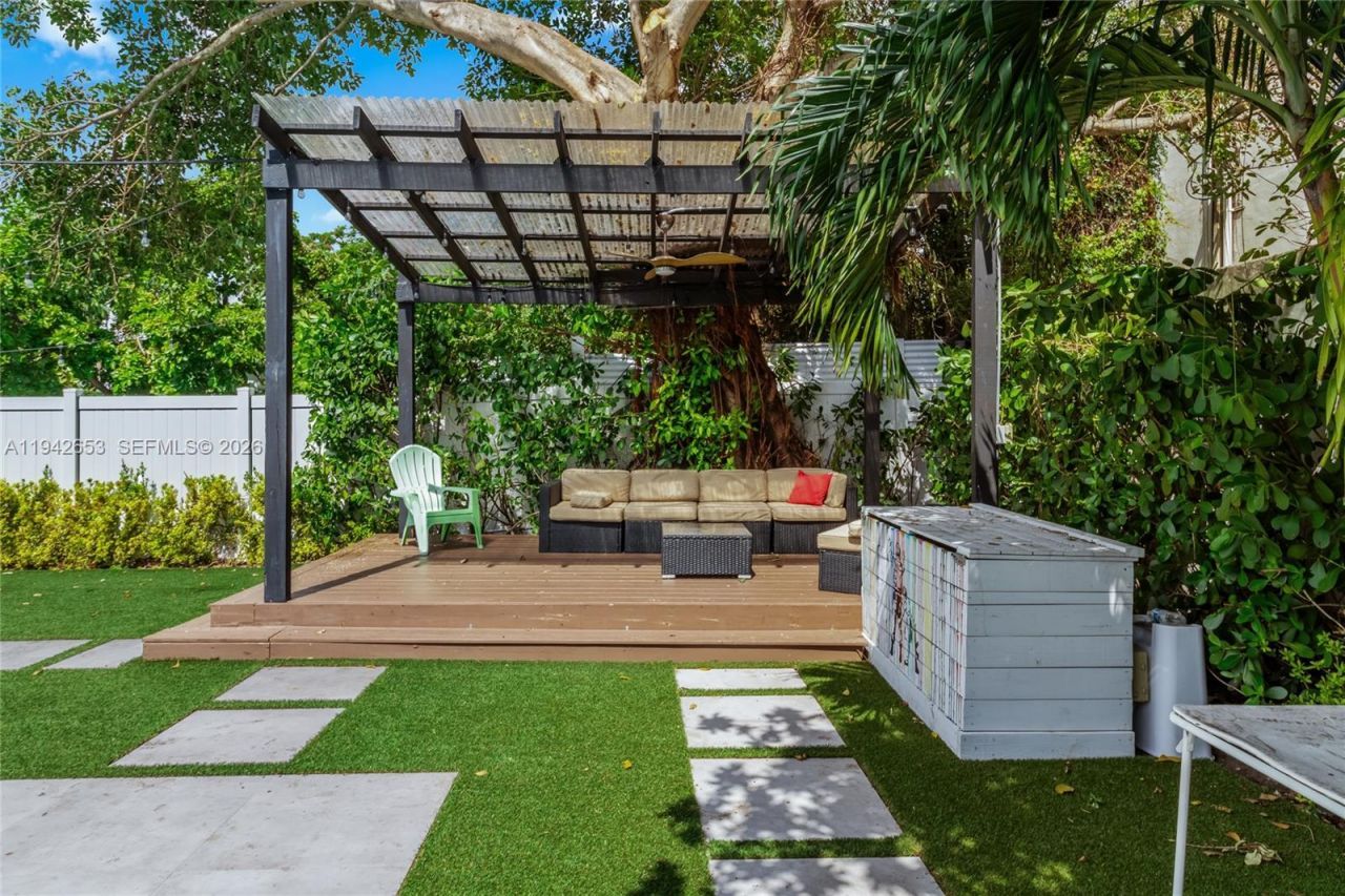 3855 SW 1st St , Unit ., Miami, FL 33134 Photo