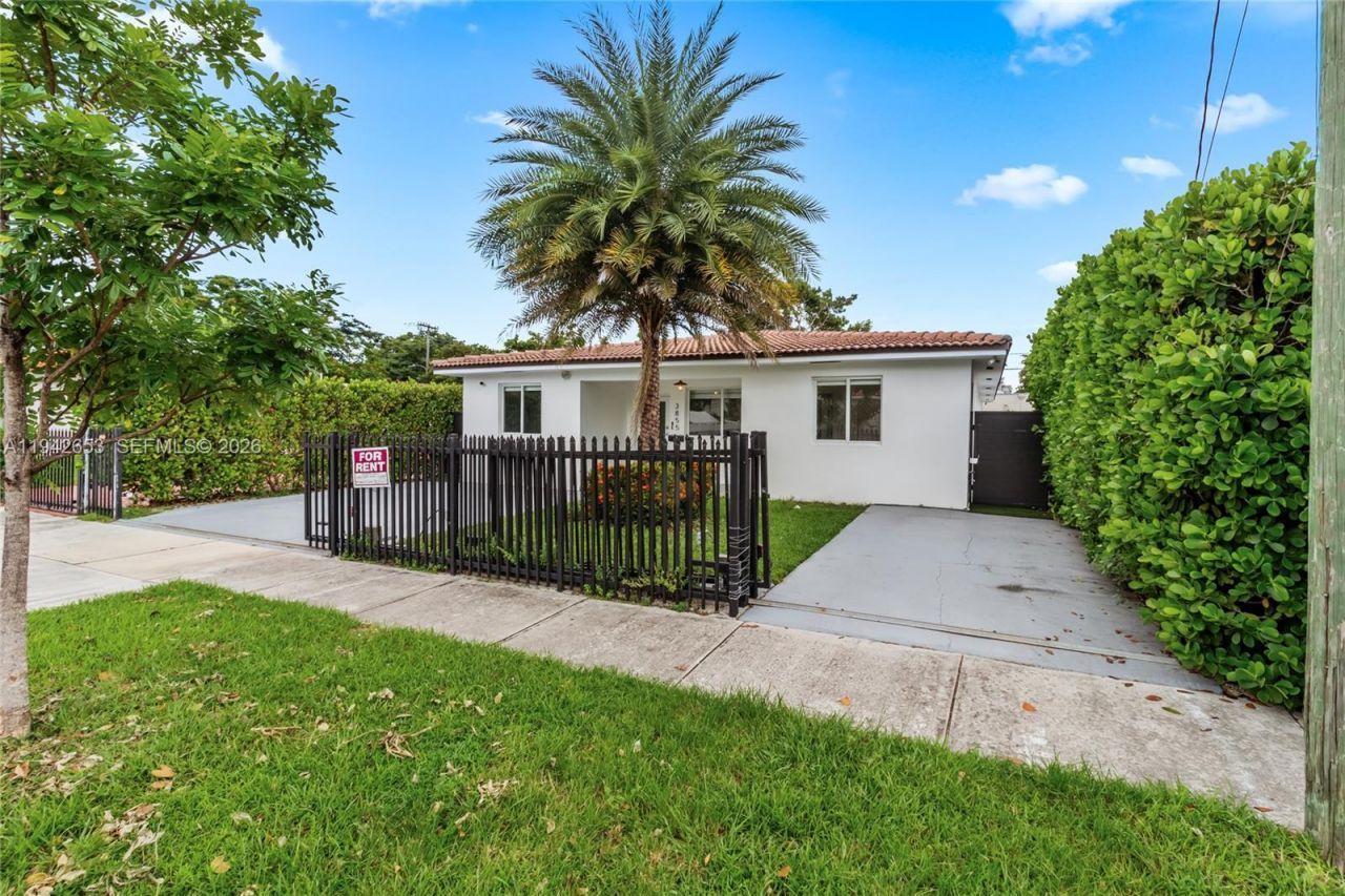 3855 SW 1st St , Unit ., Miami, FL 33134 Photo