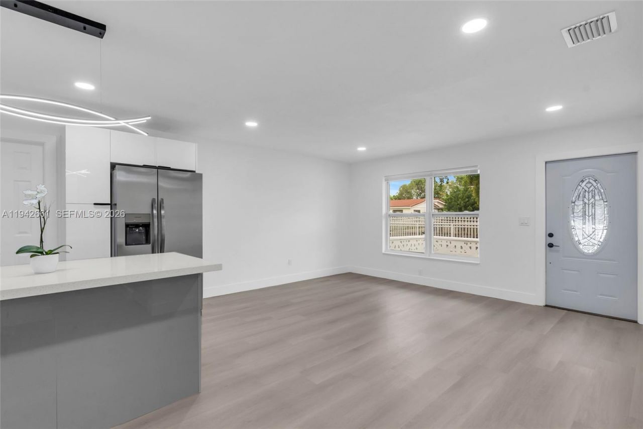 17130 NW 51st Pl, Miami Gardens, FL 33055 Photo