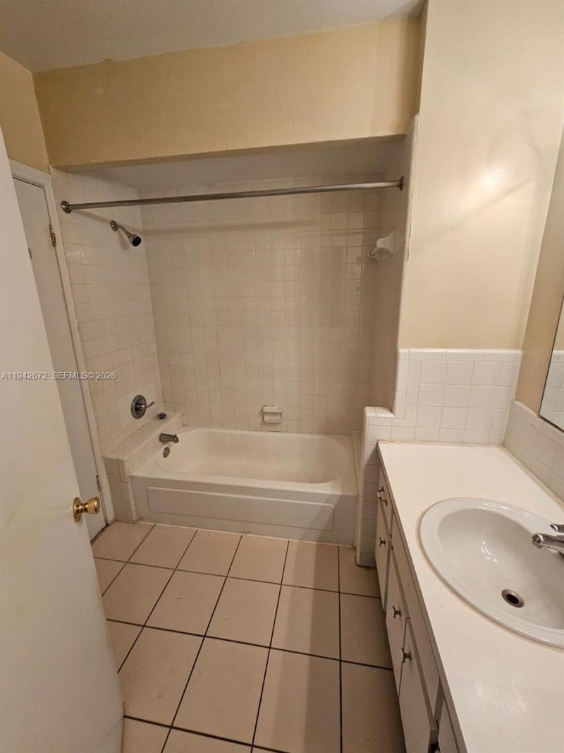 2424 SE 17th Cswy, Unit 210B, Fort Lauderdale, FL 33316 Photo