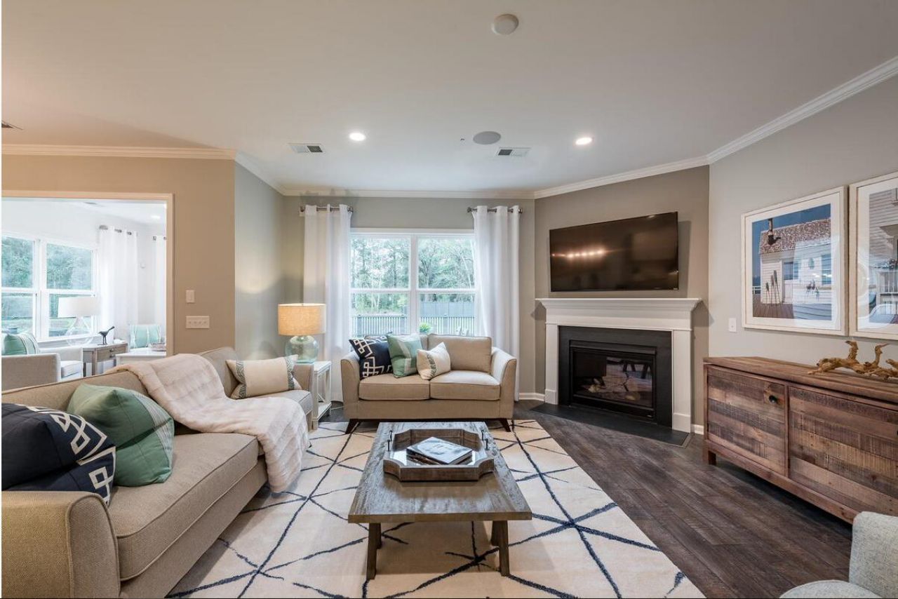 1015 Island Preserve Road Photo 1