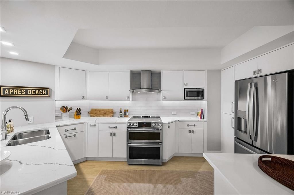 4751 Gulf Shore Blvd N, Unit 904, Naples, FL 34103 Photo