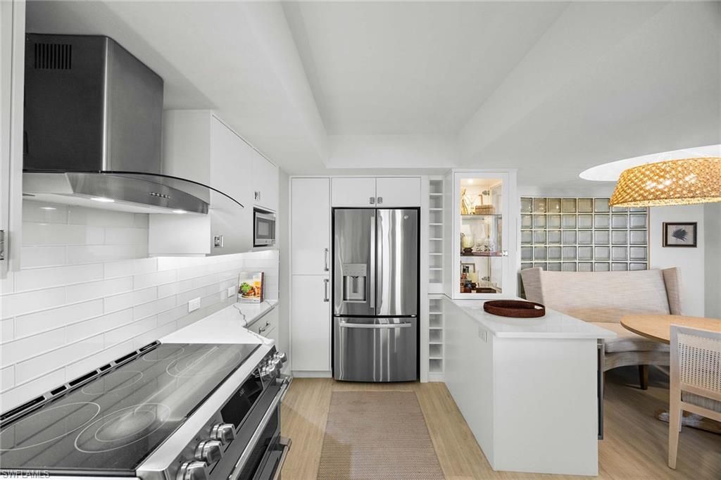 4751 Gulf Shore Blvd N, Unit 904, Naples, FL 34103 Photo