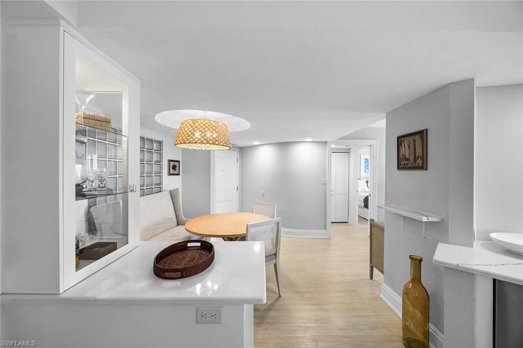 4751 Gulf Shore Blvd N, Unit 904, Naples, FL 34103 Photo