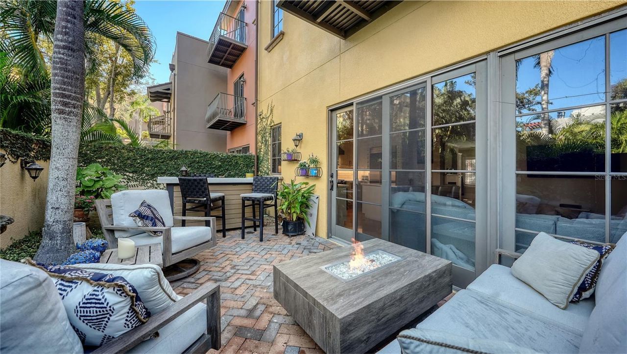 1513 Oak Street, Unit 18, Sarasota, FL 34236 Photo