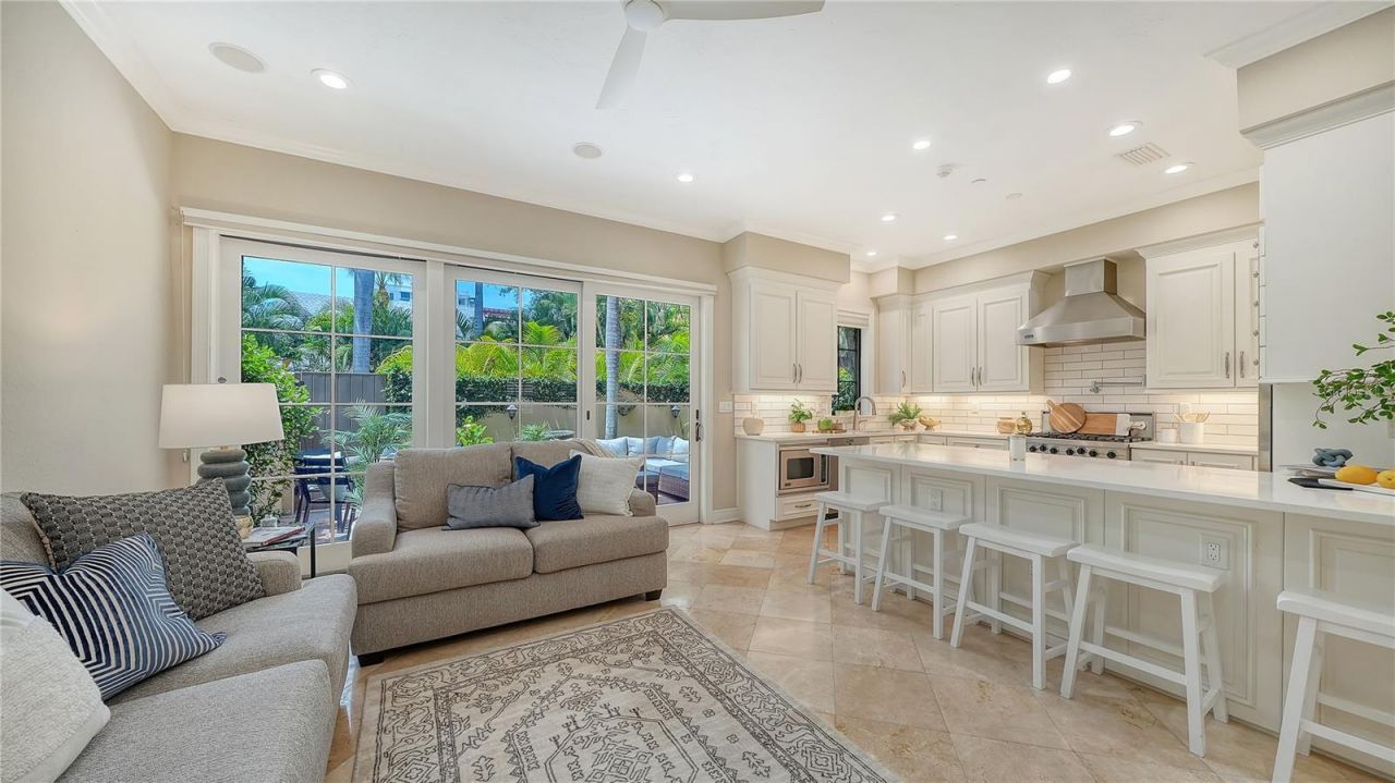 1513 Oak Street, Unit 18, Sarasota, FL 34236 Photo