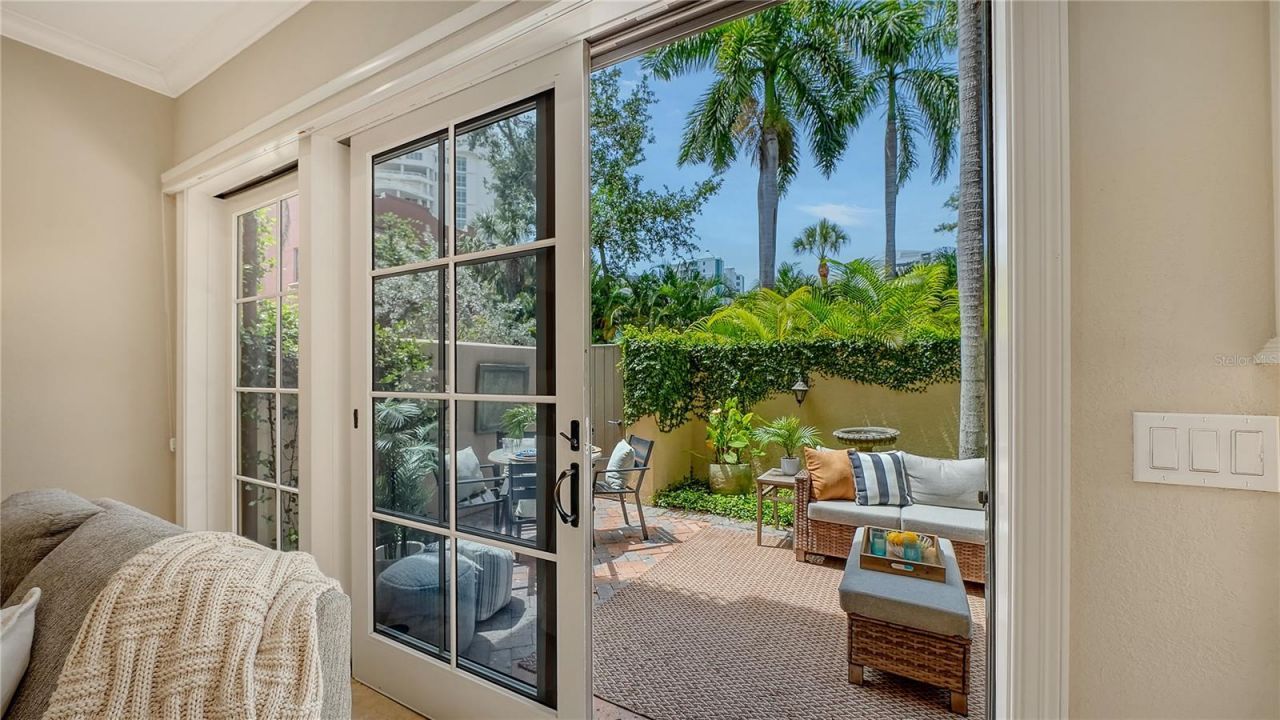 1513 Oak Street, Unit 18, Sarasota, FL 34236 Photo