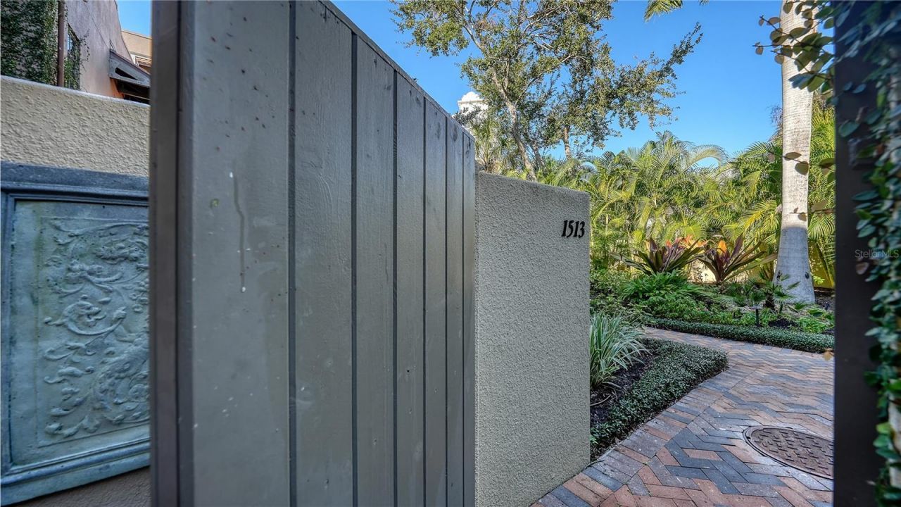 1513 Oak Street, Unit 18, Sarasota, FL 34236 Photo