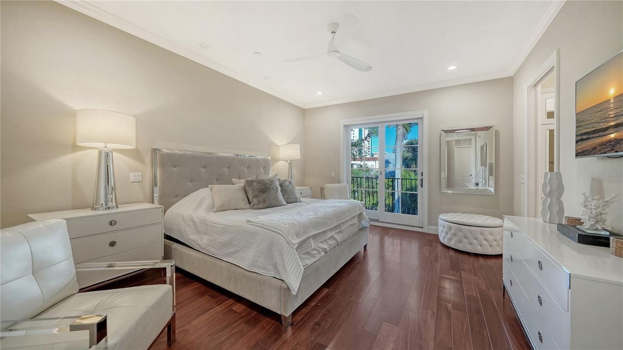 1513 Oak Street, Unit 18, Sarasota, FL 34236 Photo