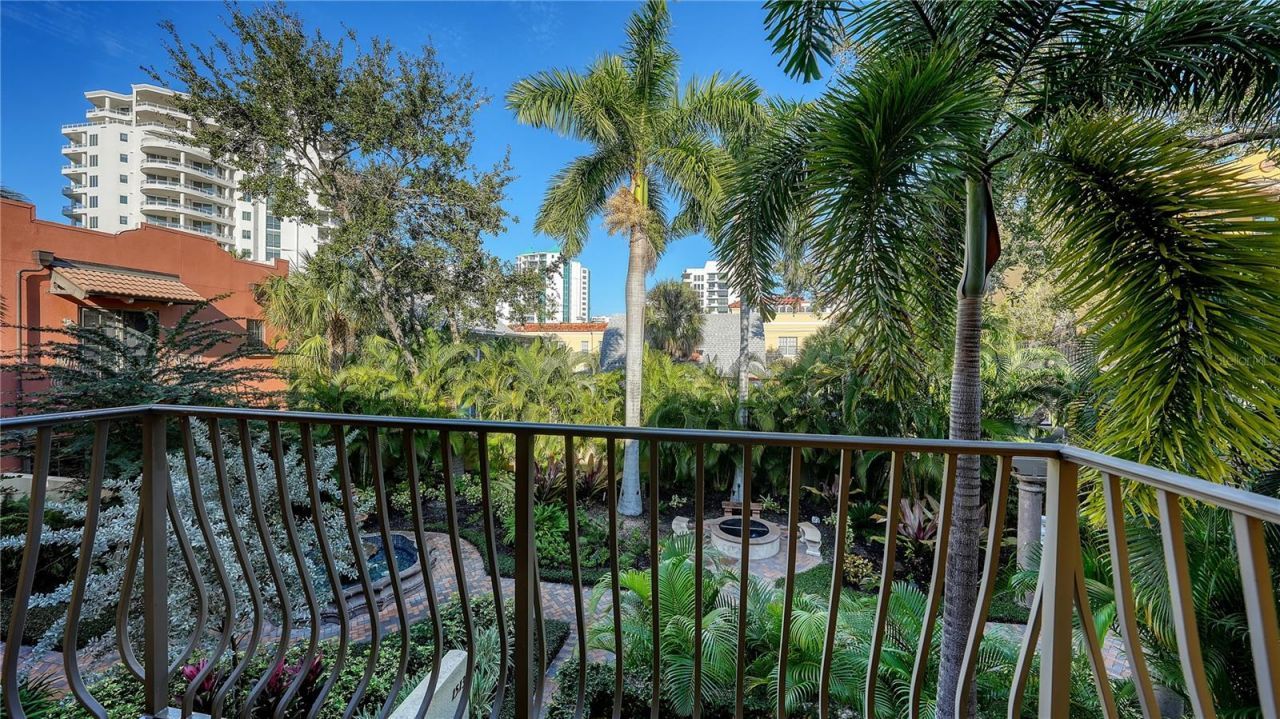 1513 Oak Street, Unit 18, Sarasota, FL 34236 Photo