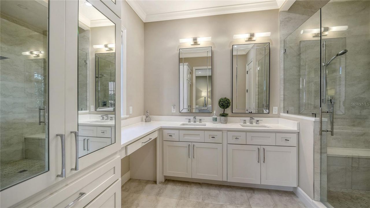 1513 Oak Street, Unit 18, Sarasota, FL 34236 Photo