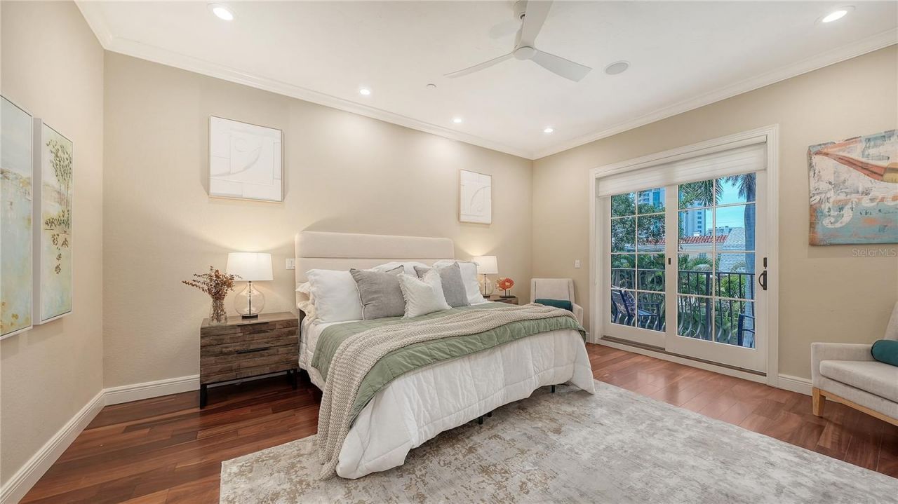 1513 Oak Street, Unit 18, Sarasota, FL 34236 Photo