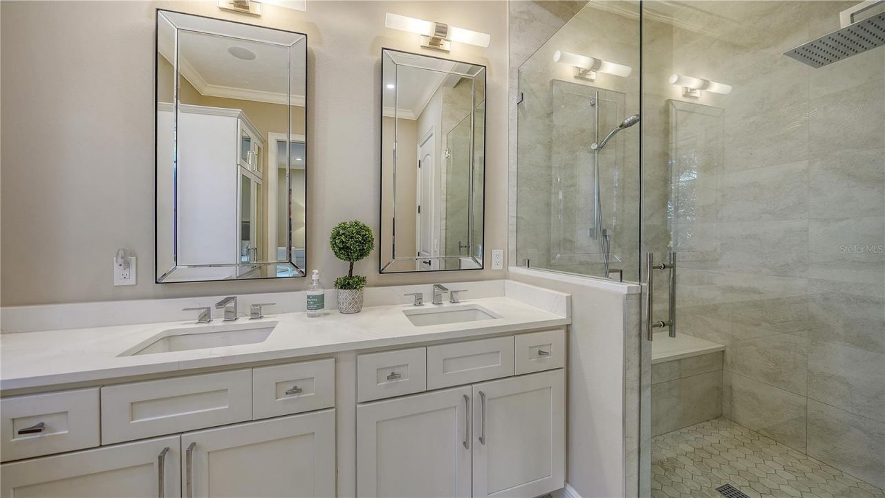 1513 Oak Street, Unit 18, Sarasota, FL 34236 Photo