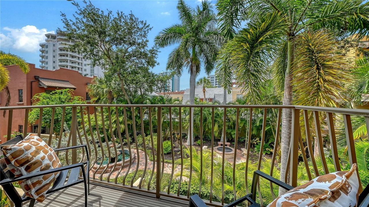 1513 Oak Street, Unit 18, Sarasota, FL 34236 Photo