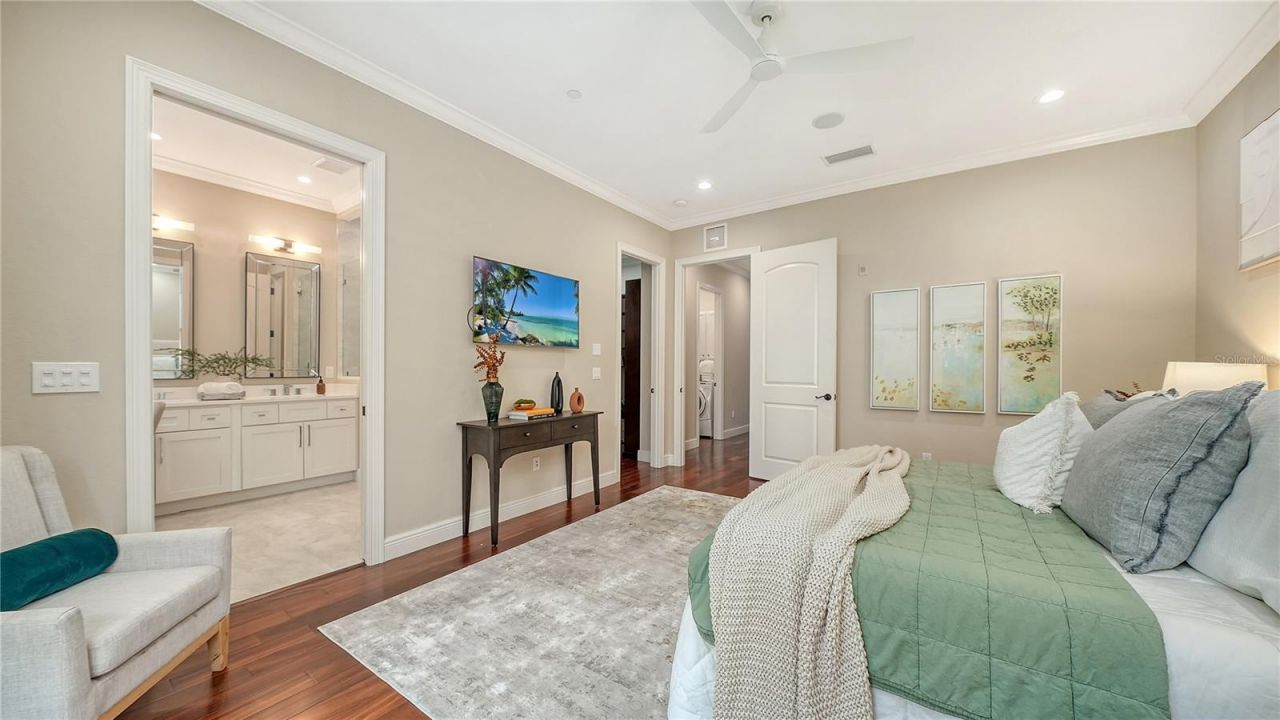 1513 Oak Street, Unit 18, Sarasota, FL 34236 Photo