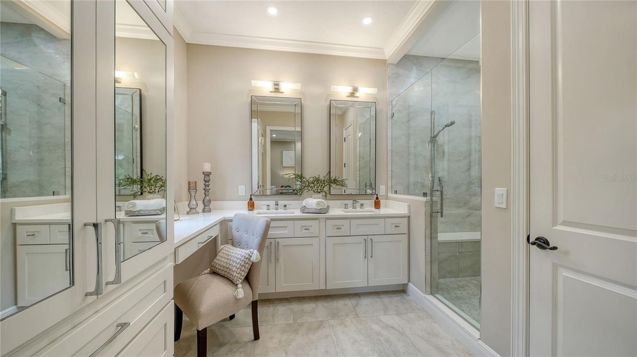 1513 Oak Street, Unit 18, Sarasota, FL 34236 Photo