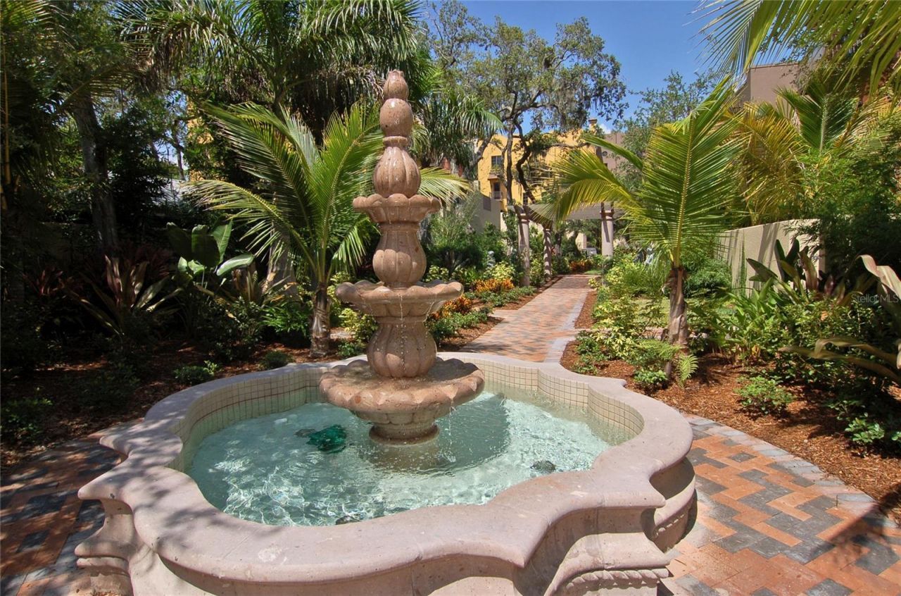 1513 Oak Street, Unit 18, Sarasota, FL 34236 Photo