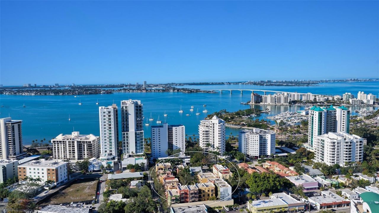 1513 Oak Street, Unit 18, Sarasota, FL 34236 Photo