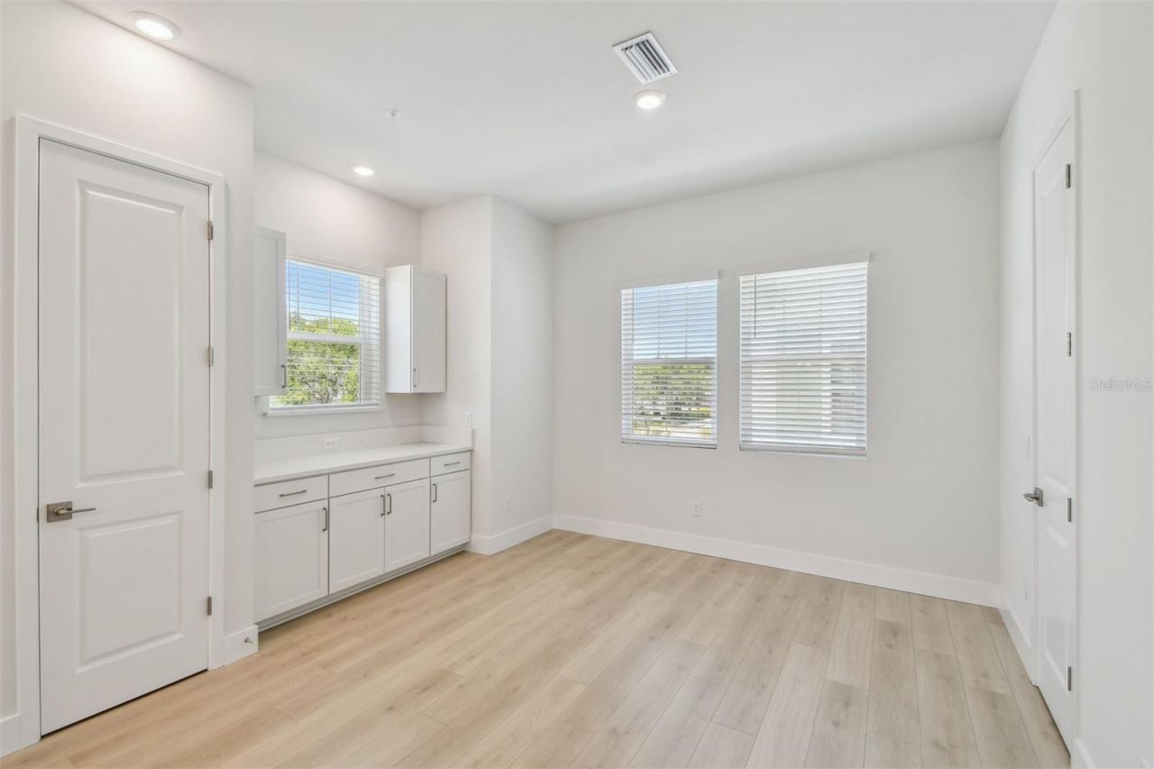 498 31st Way N, Saint Petersburg, FL 33713 Photo