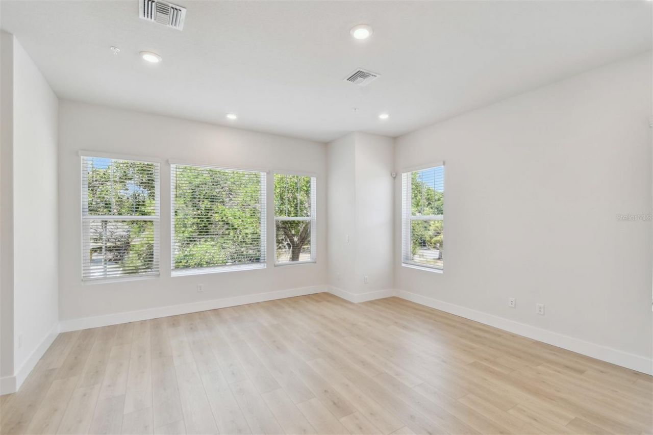 498 31st Way N, Saint Petersburg, FL 33713 Photo