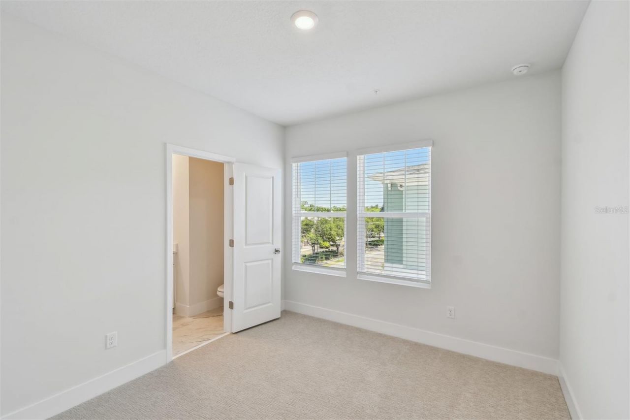 498 31st Way N, Saint Petersburg, FL 33713 Photo