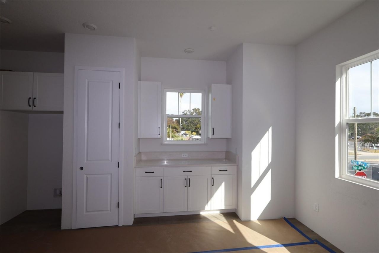 498 31st Way N, Saint Petersburg, FL 33713 Photo