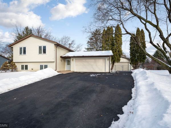 15740 Harmony Way, Apple Valley, MN 55124