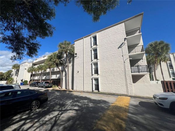 6900 N Kendall Dr, Unit A309, Pinecrest, FL 33156