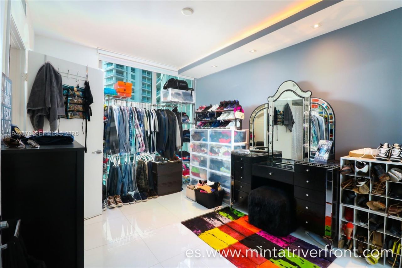 92 SW 3rd St, Unit 3005, Miami, FL 33130 Photo