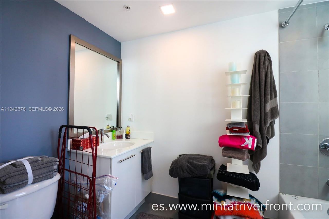 92 SW 3rd St, Unit 3005, Miami, FL 33130 Photo